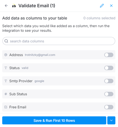 La pantalla de selección de columnas de la integración Validar correo electrónico de ZeroBounce, que incluye dirección, estado, SMTP, subestado y correo electrónico gratuito