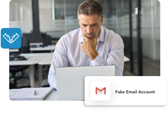 Hombre utilizando la validación de correo electrónico detecta trampas de spam y correos electrónicos no válidos