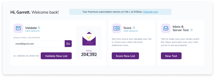 El panel de usuario de ZeroBounce con el validador de correo electrónico, la calificación de correo electrónico y las pruebas de capacidad de entrega.